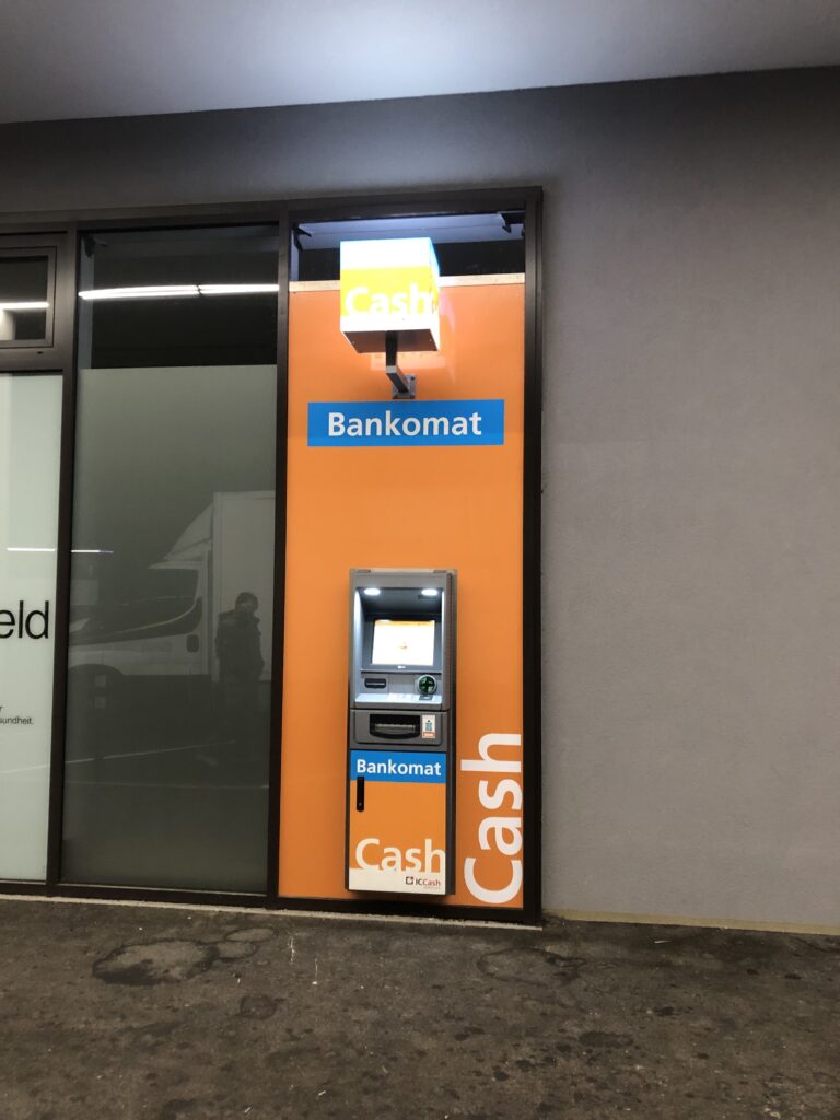 STZ Weidfeld_Bankomat_02